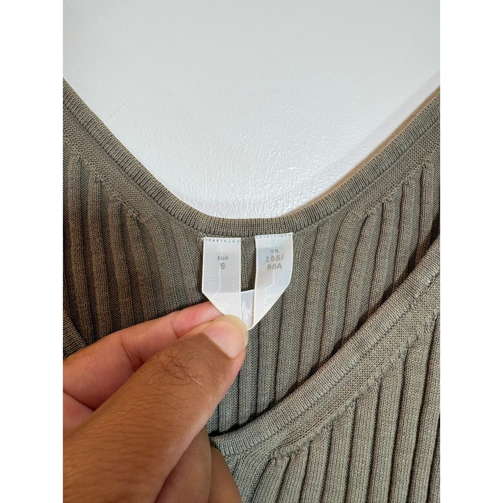 Arket Ribbed Knit Tank Top Taupe Brown V-Neck Sleeveless‎ Slim Fit Small Classic - Picture 3 of 12